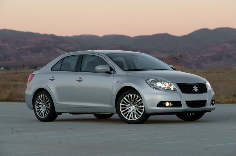  Suzuki Kizashi 2010 года  (фото 25 из 136)